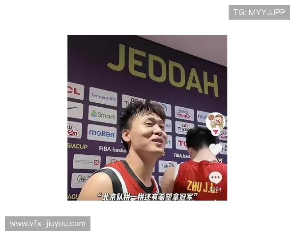 赵睿赛后拥抱老队友，温情画面成德比战亮点